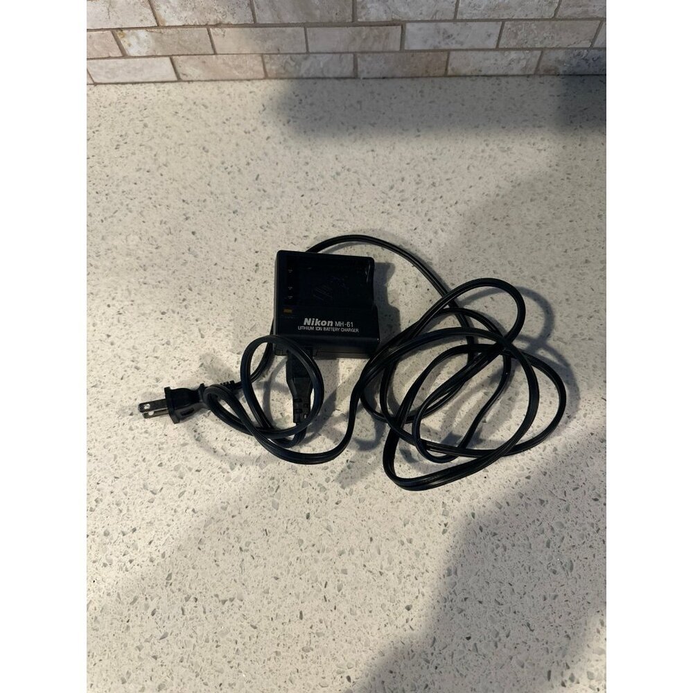 Nikon MH-61 Battery Charger for Nikon EN-EL5 Batteries